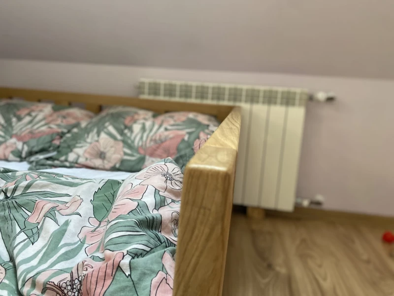 Szczebelki łóżka Róża – bezpieczne dla dzieci, trwałe i mocne, wykonane z litego drewna dębowego