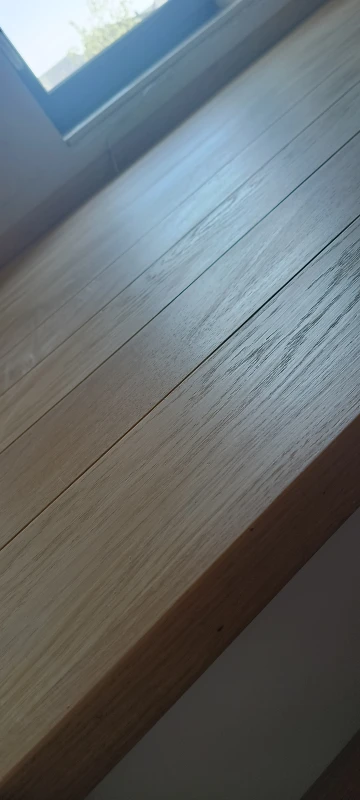 Nosek do podłogi dębowej na p[ółpiętro